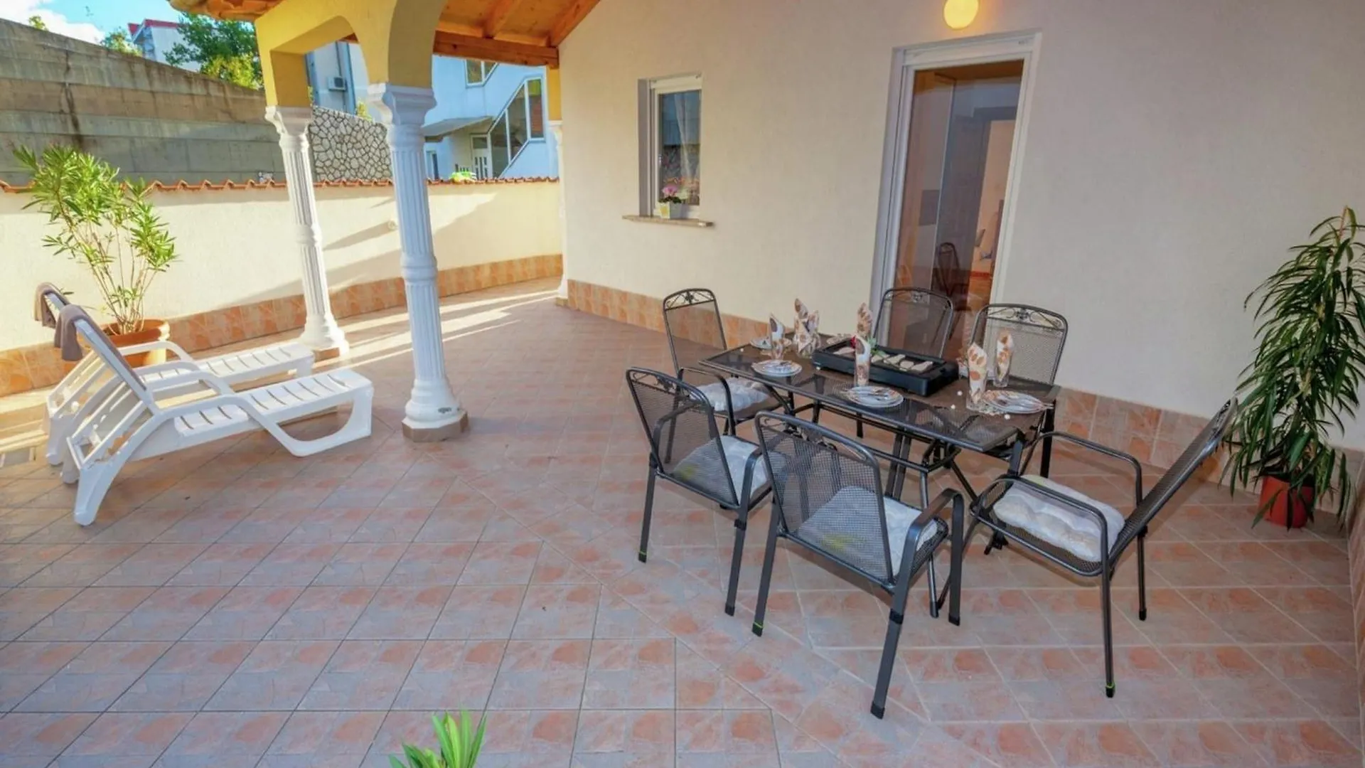 Spacious Apartment In Dramalj With Swimming Pool