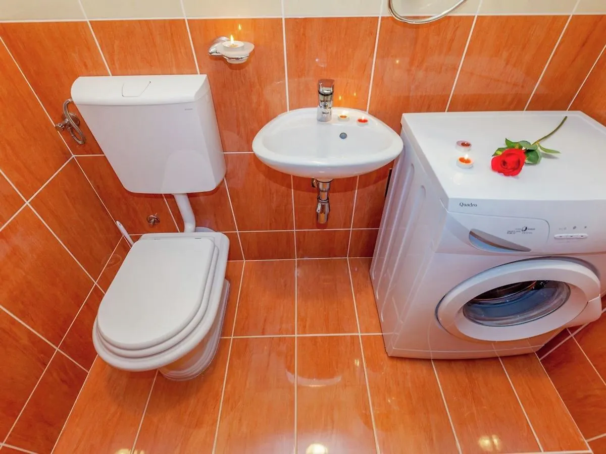 Spacious Apartment In Dramalj With Swimming Pool