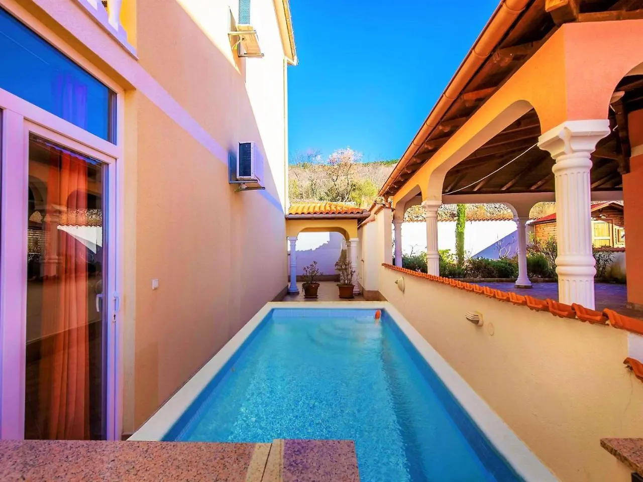 Spacious Apartment In Dramalj With Swimming Pool
